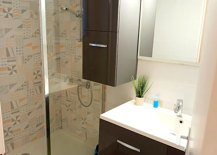 Excalibur - 4 - Puydufou - Proche Gare Apartment